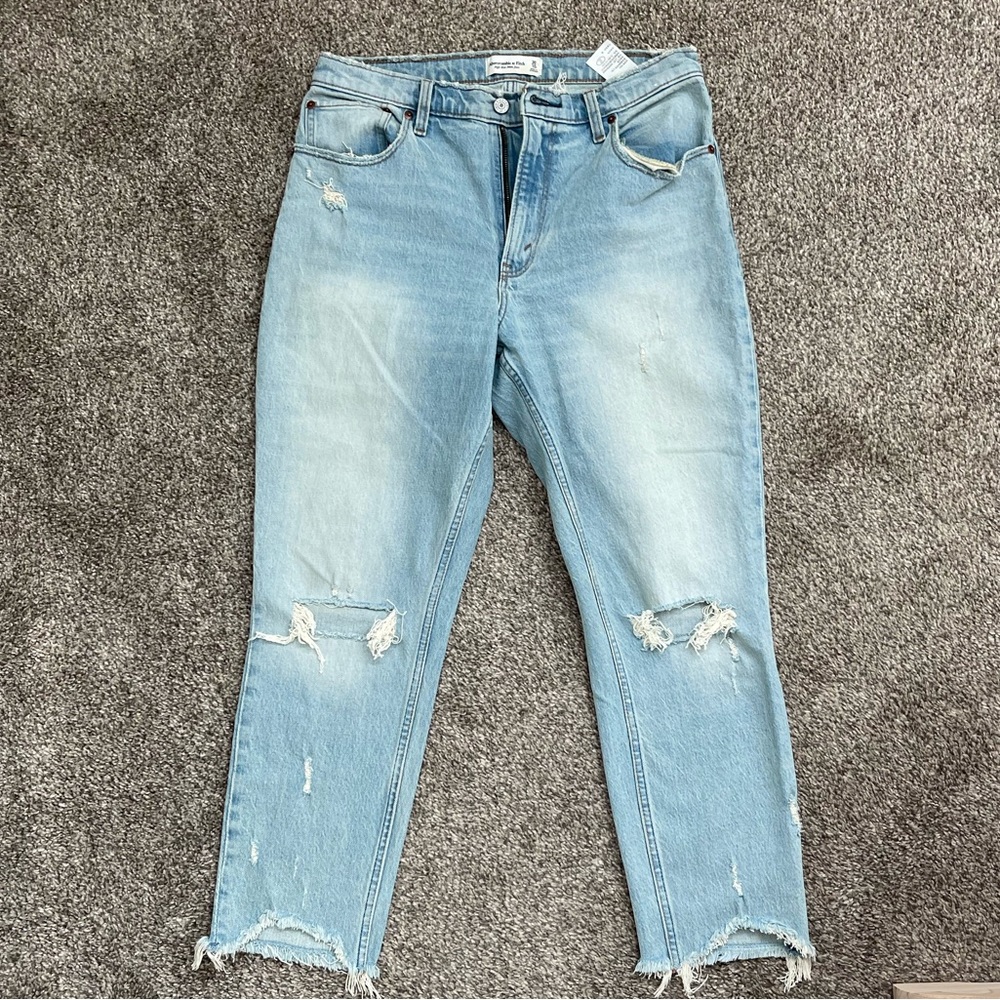 Abercrombie and Fitch high rise mom jeans - size 30/10